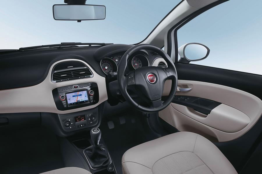Торпедо Fiat Linea 125S 2016 года  (фото 3 из 3)